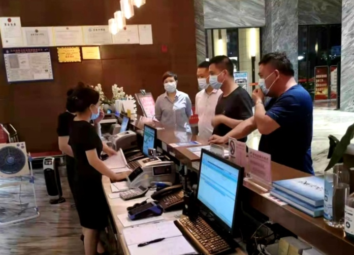 何浩光带队督查指导文化市场安全生产和疫情防控工作