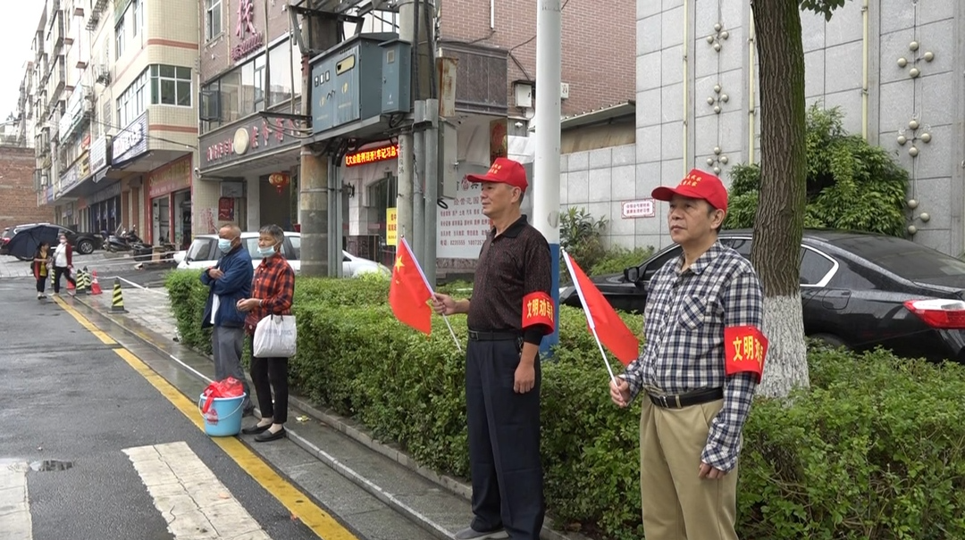 我县文明劝导活动持续开展 干部职工争做文明传播者