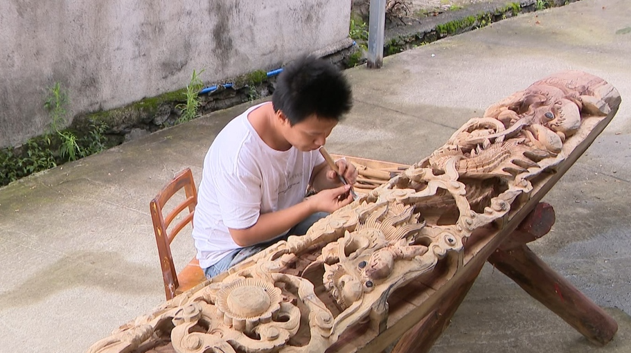 【匠人匠艺】90后古建修缮匠何浩：修缮古祠堂  传承历史技艺
