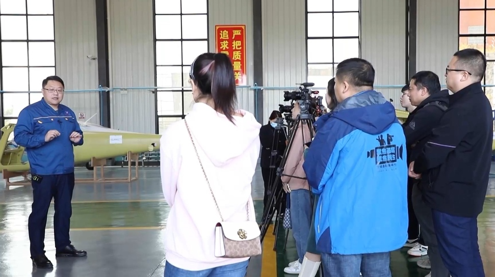 我县参加全市广电媒体集中采风活动