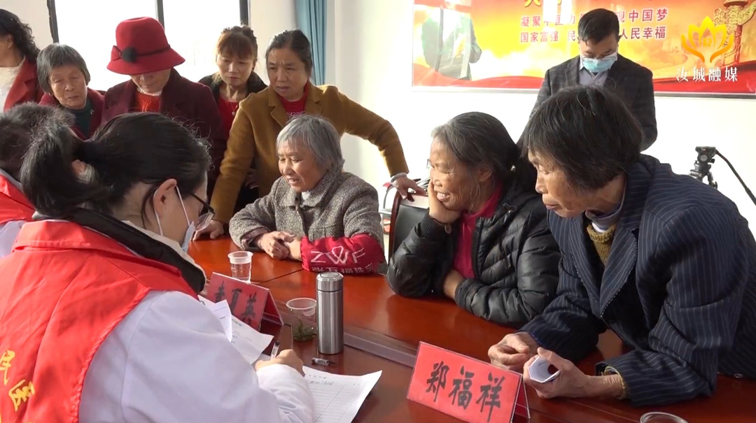 县人民医院组织医疗专家下乡义诊 服务百姓健康