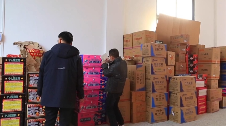 【开展岁末年初安全生产百日大会战】“零容忍”！文明瑶族乡一非法储存烟花爆竹窝点被查处