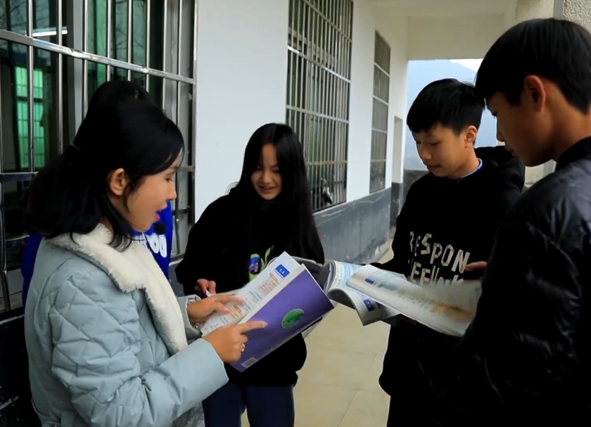 【努力办好人民满意教育】三尺讲台育桃李 不负青春绽芳华
