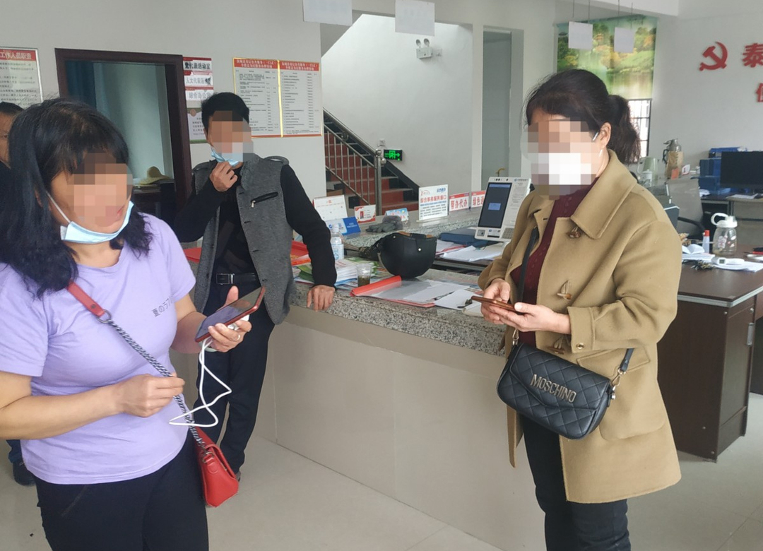 卢阳镇：救助精神障碍妇女显担当