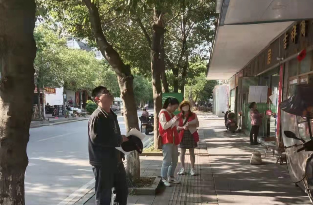 暖水志愿点点红 映照房屋安全一片天