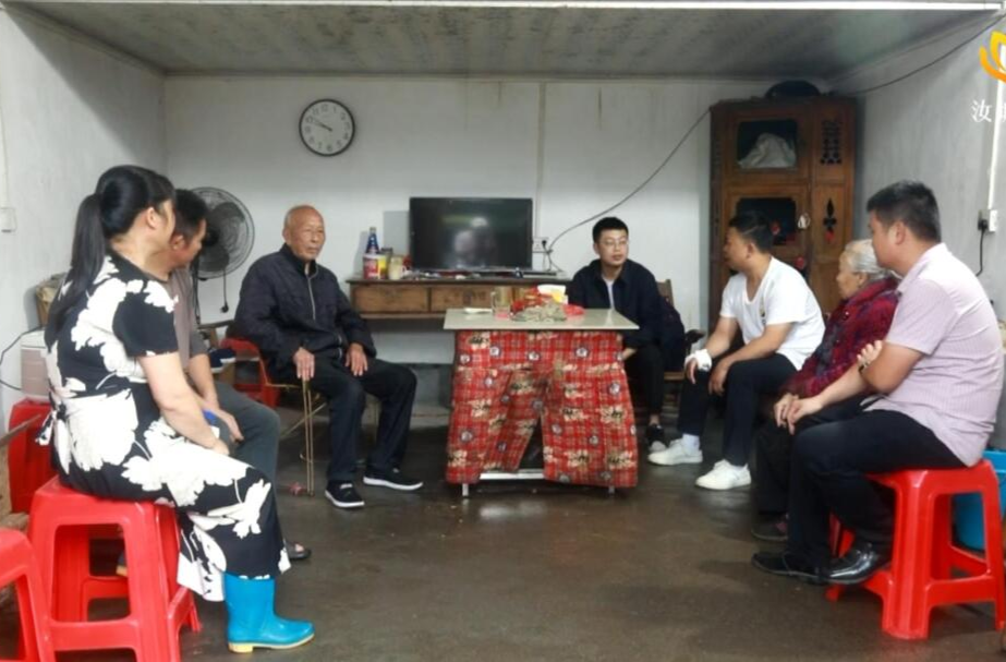 【众志成城 抗洪抢险】大坪镇党员干部危难时刻显担当