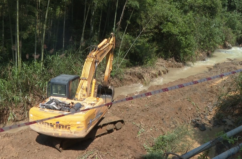 【干群携手 重建家园】集益乡爱心企业支援灾后重建工作
