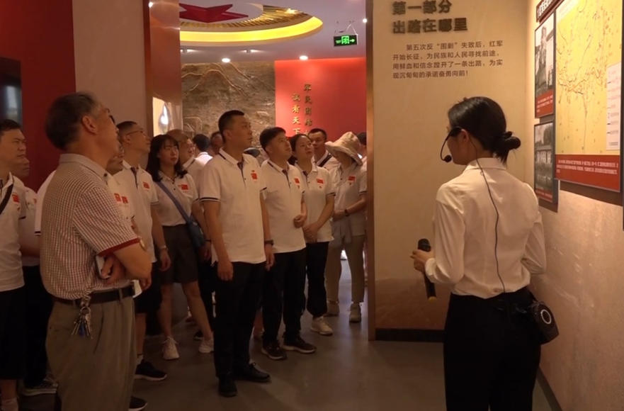 【歌伟业 颂党恩】县纪委监委开展“喜迎二十大 奋进新征程”暨创建清廉机关主题党日活动