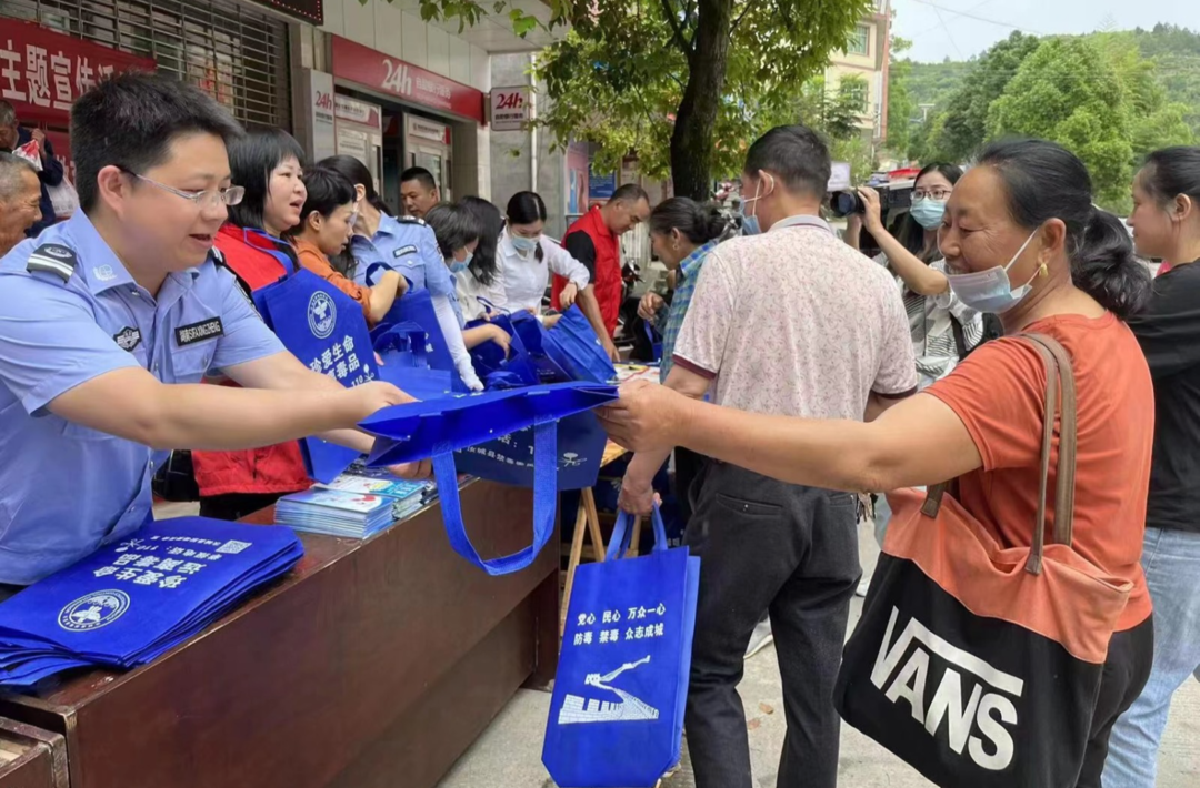 延寿瑶族乡：禁毒宣传进万家，防毒意识入人心
