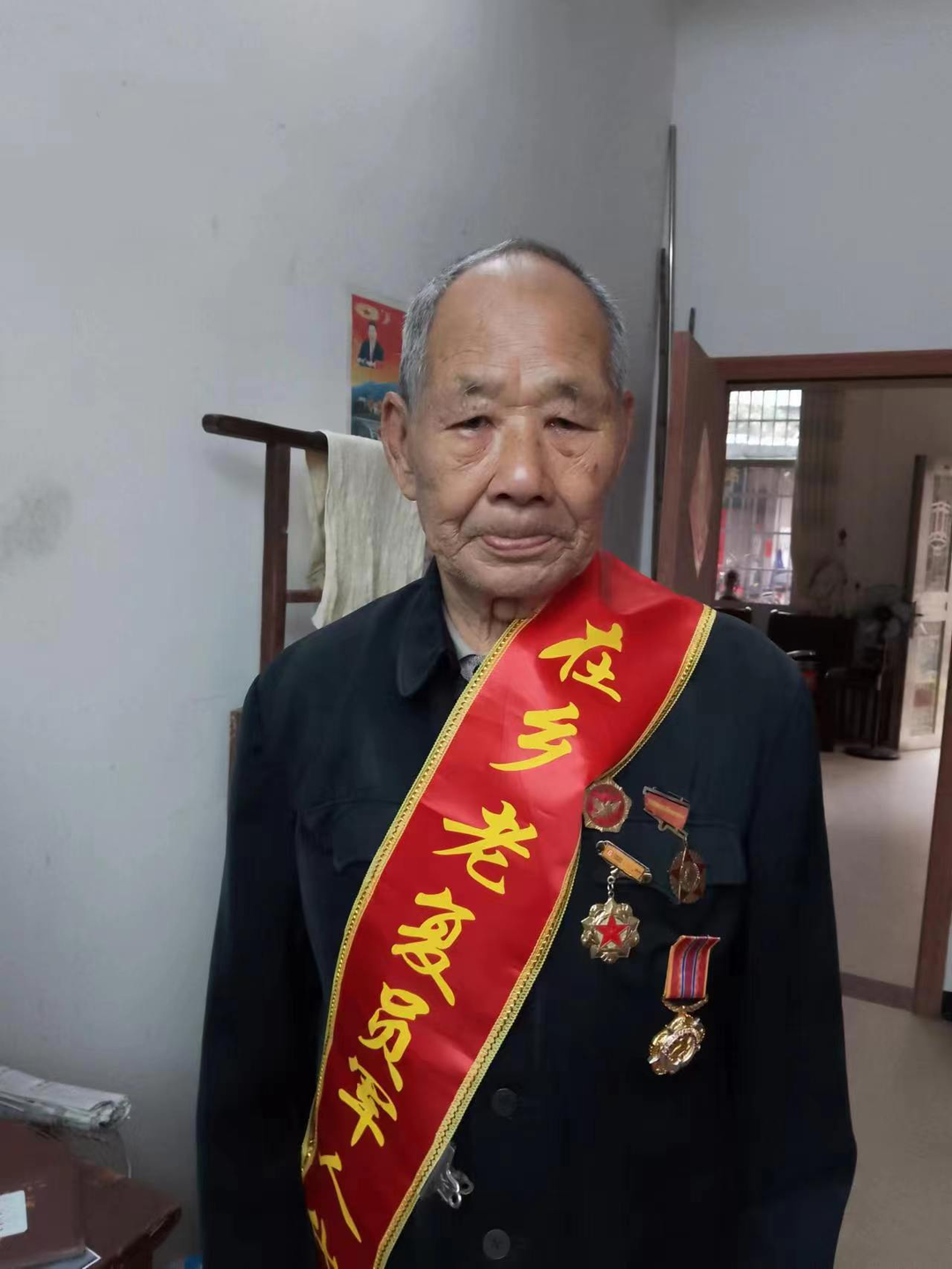 向抗美援朝老兵致敬
