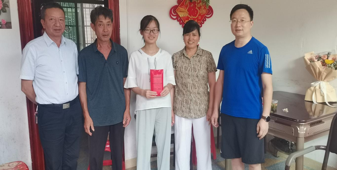 爱心公益，助寒门学子圆梦北大