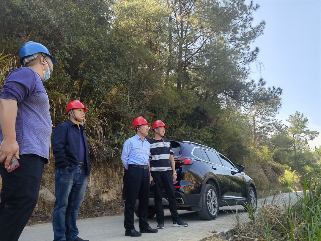 郴电国际汝城分公司 开展线路防山火特巡 确保电网供电可靠运行