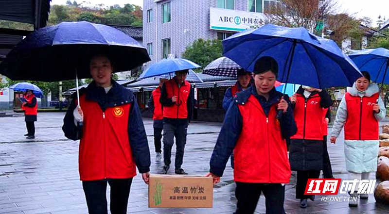 “半条被子”照初心 天寒地冻沙洲暖