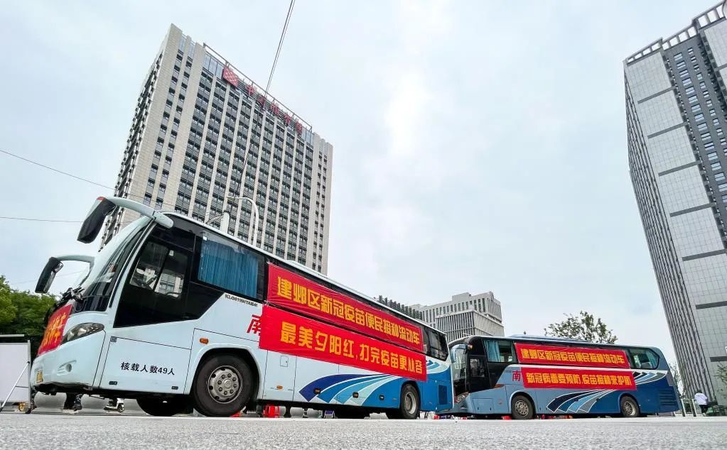 人民日报仲音：因时因势决策，科学精准防控