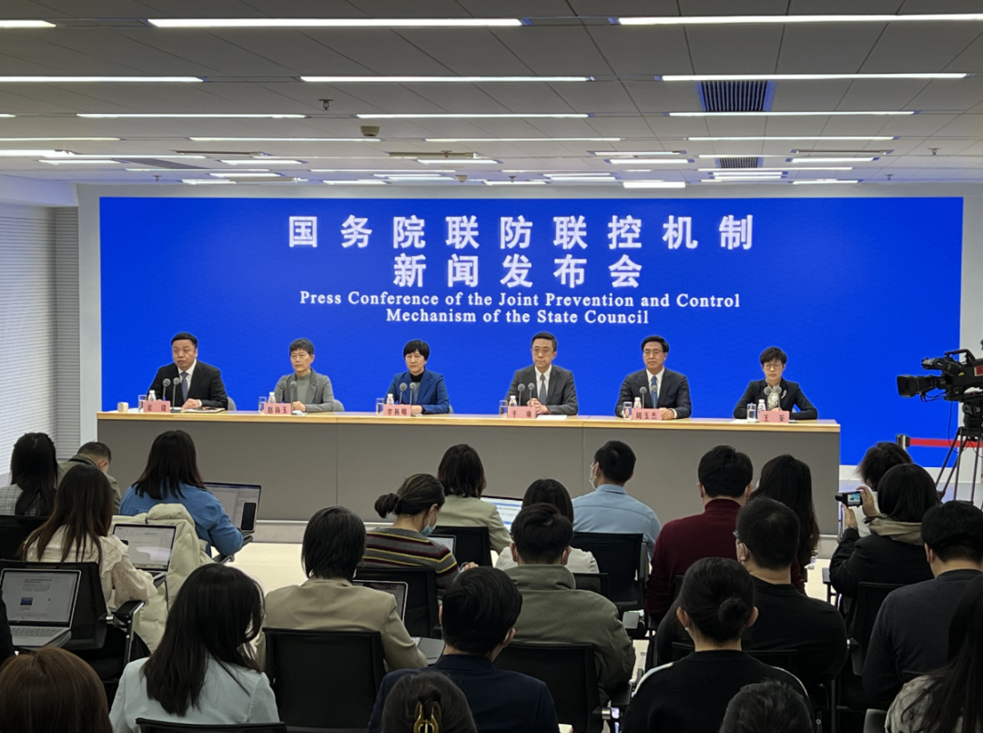 新冠是“小号艾滋”？阳康后要“坐小月子”？最新解读→