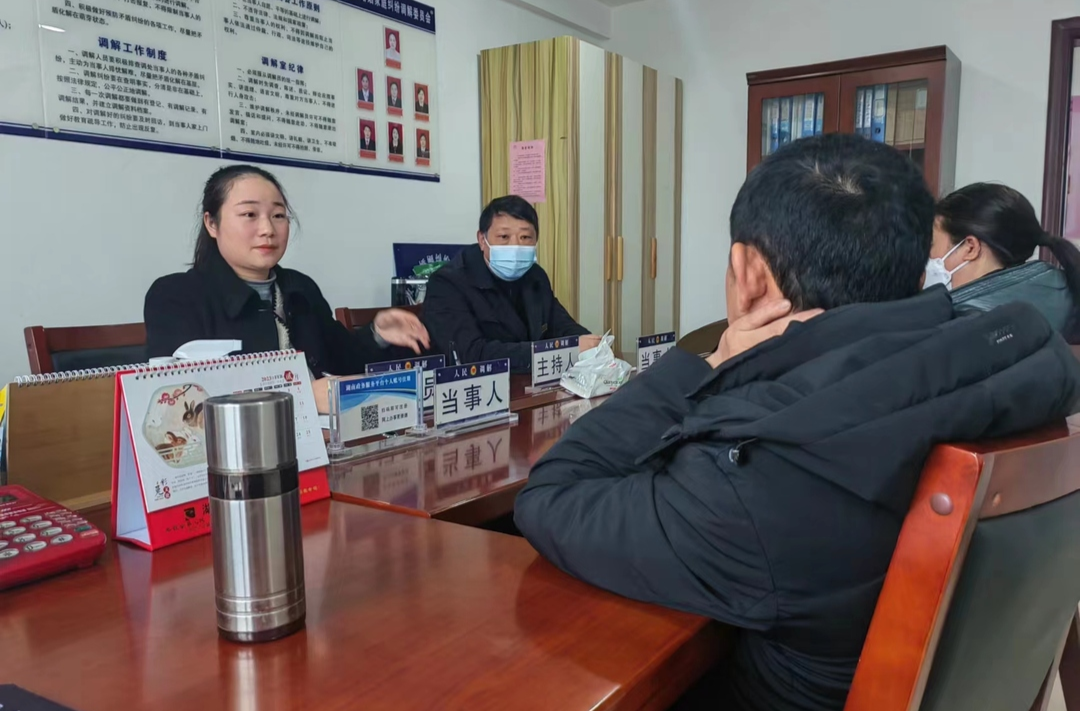 热心调解暖民心 就业春风送真情