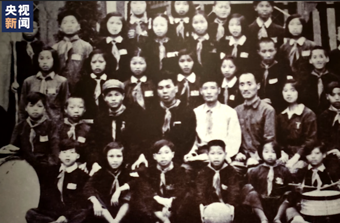 【“锋”一样的少年】专访雷锋生前小学老师：吃过太多苦 更懂他人难
