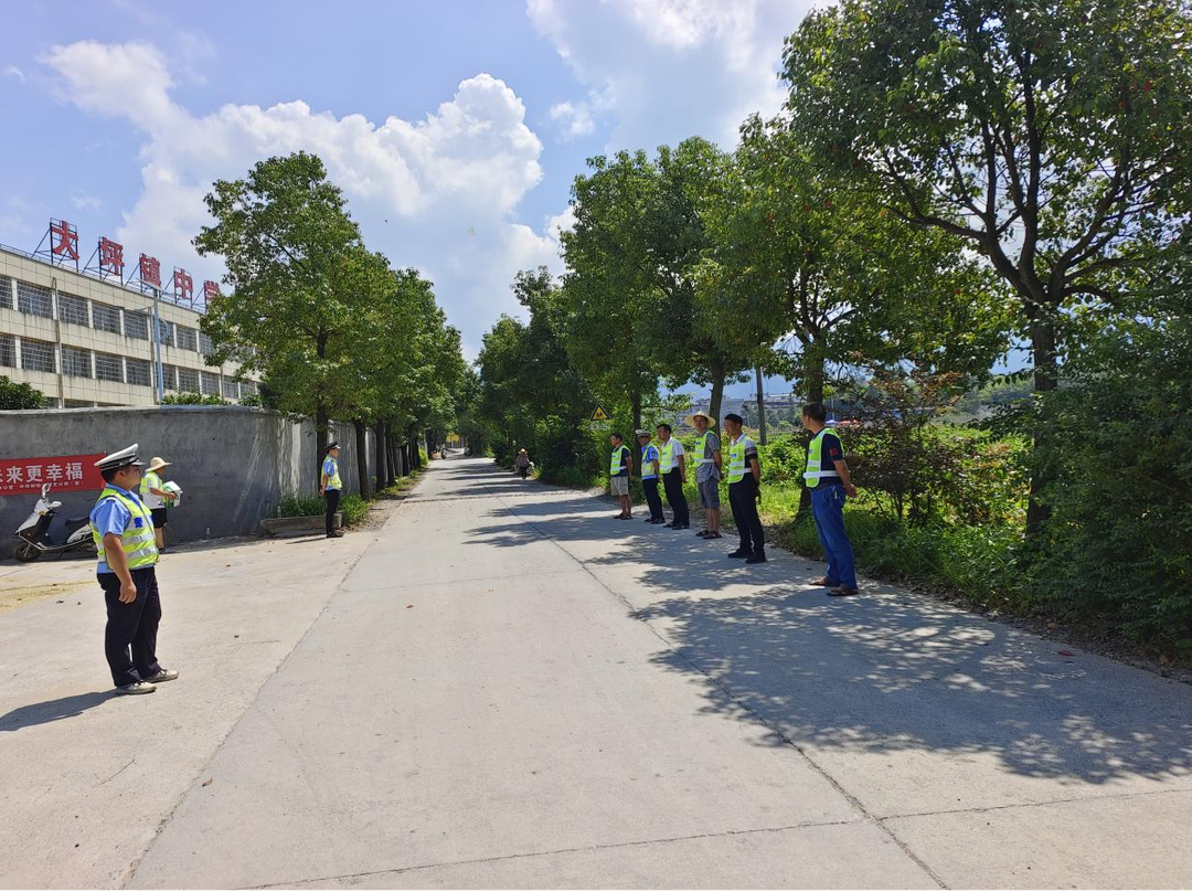 大坪镇护航秋季“开学季”，严把道路交通安全关