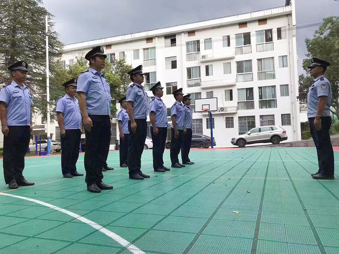 以训铸魂淬精兵 温泉“警”色别样暖