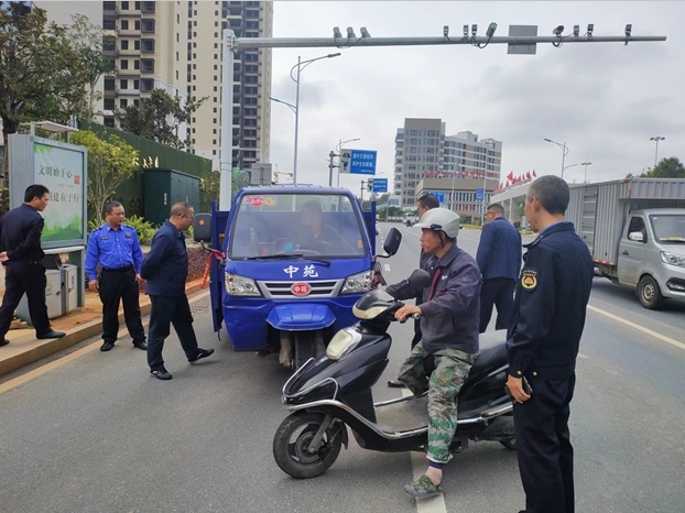 当好“交通吹哨人” 守好道路安全底线