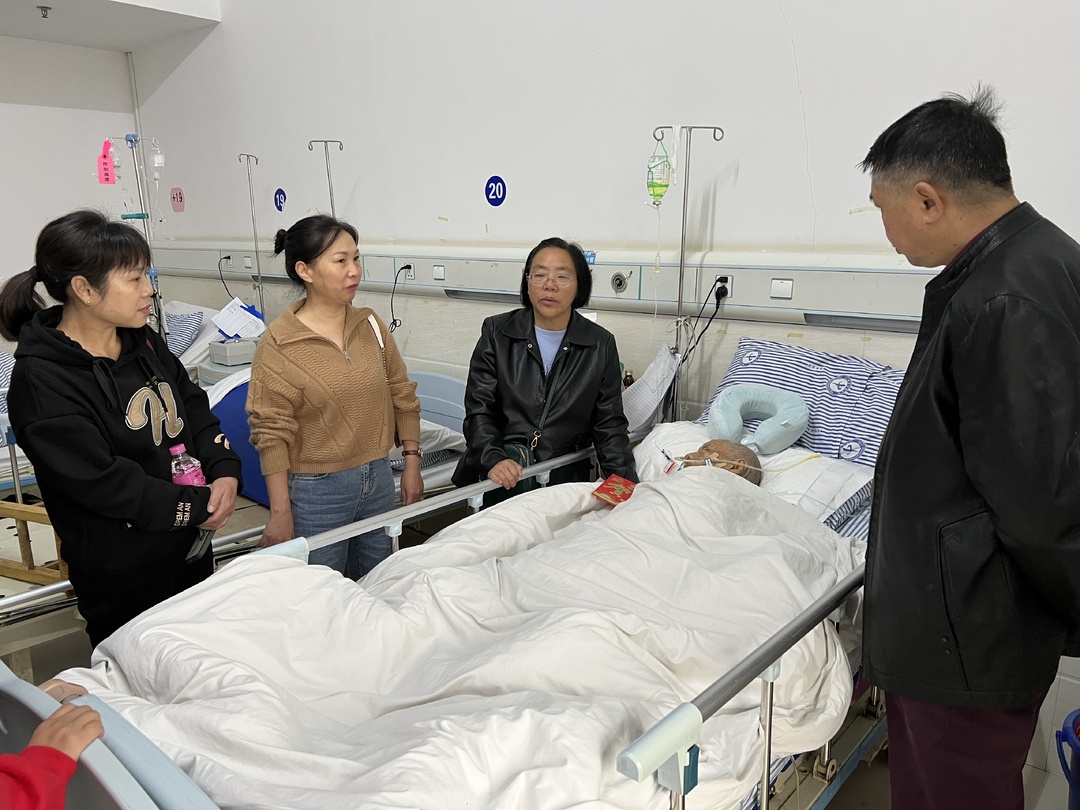 【情满重阳节 慰问暖人心】县皮防所开展退休老职工重阳节慰问走访活动