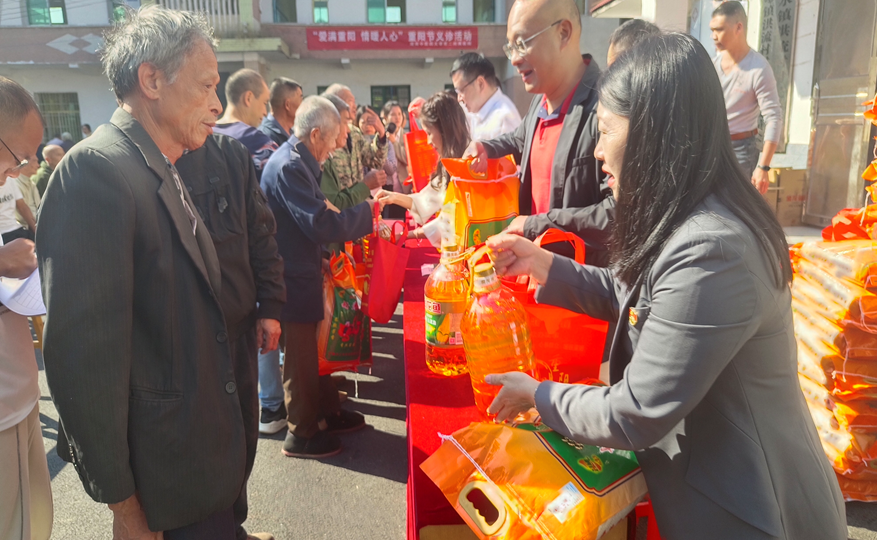 【文明实践在汝城】暖水镇：开展“心系群众 暖在重阳”文明实践活动