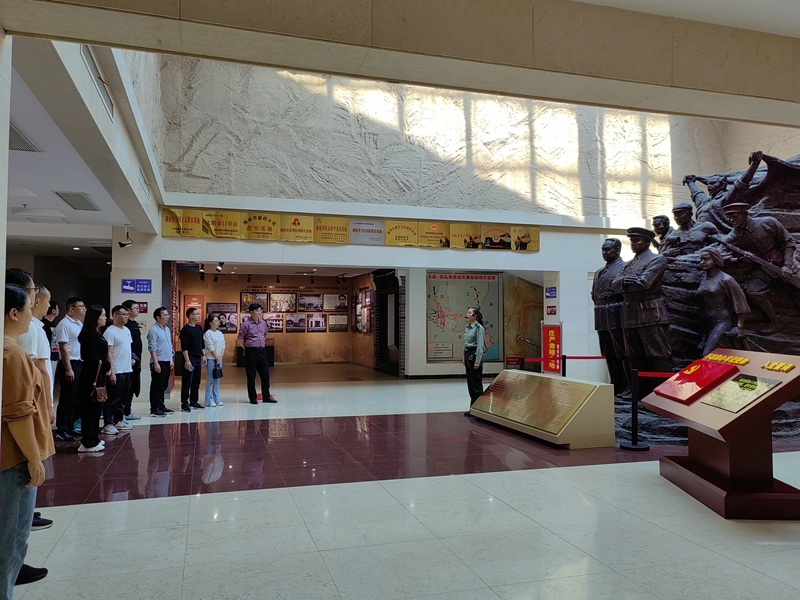 开展红色教育之旅，筑牢信仰之基  ——记县委党校中青班开展异地教学