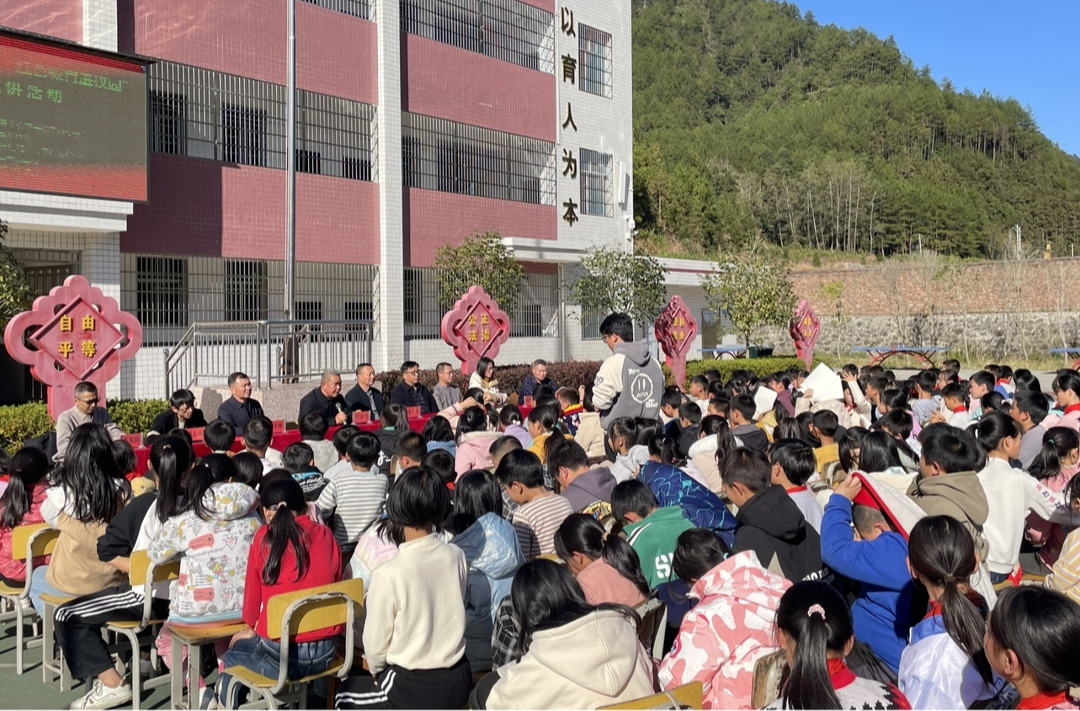 南洞乡推动红色教育宣讲活动持续深入开展