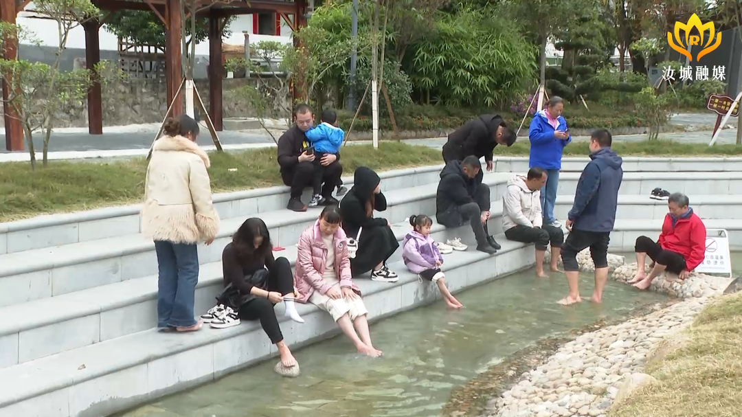 温泉小镇开启“供暖”模式