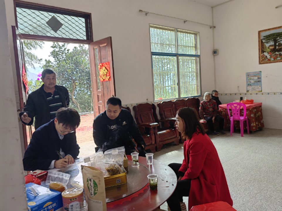 南洞乡：群众有需要 干部马上办