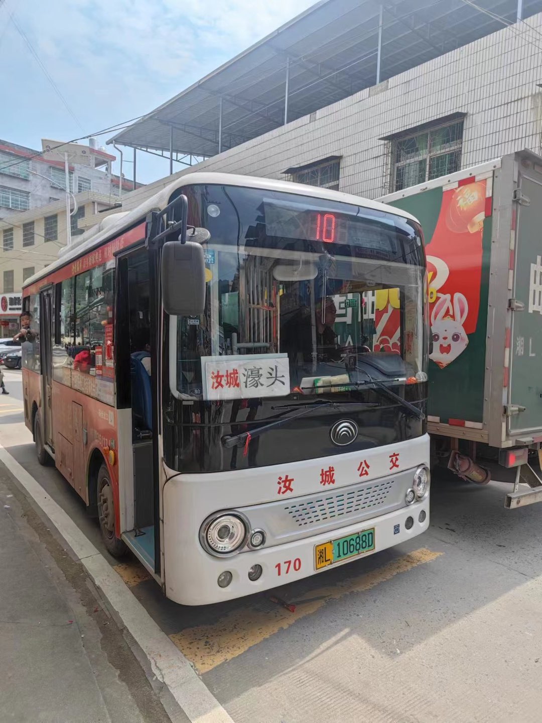 濠头乡：公交优化开进村，铺就村民幸福路