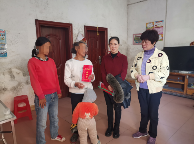 汝城县：开展关爱困境妇女儿童“暖冬行动”
