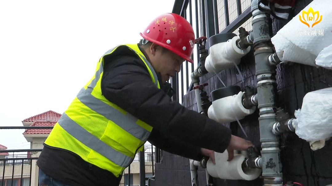 寒潮中的守护 | 小小水表大民生 寒潮护表暖人心