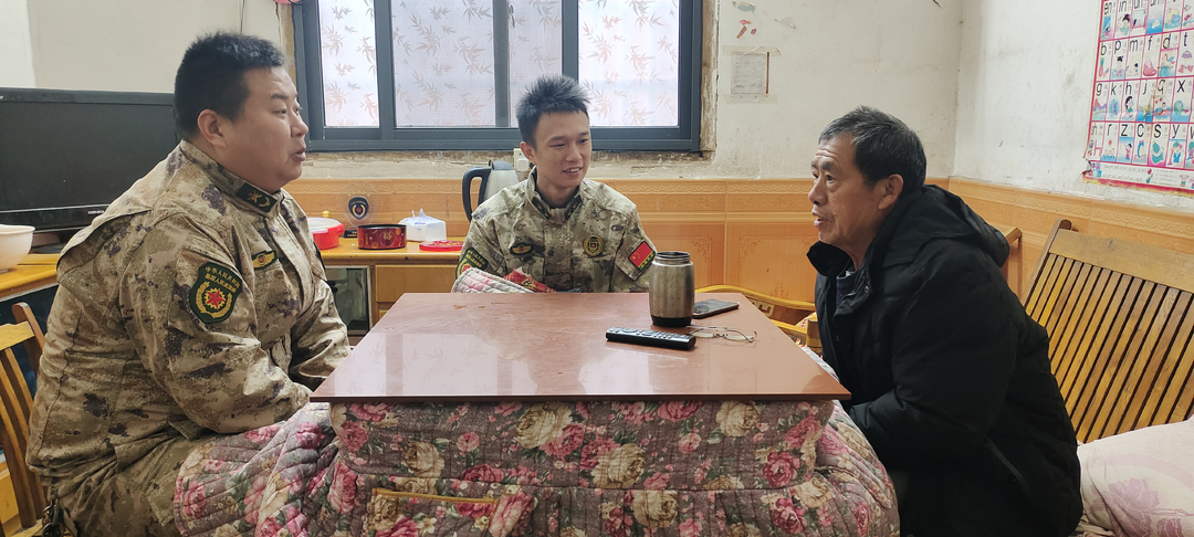 文明瑶族乡“沙洲民兵”积极应对 低温雨雪天气