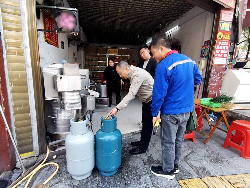 县城管局：加强宣传排查 筑牢燃气安全防线