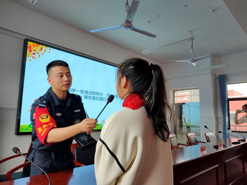 热水镇：与法“童”行  守护“未”来