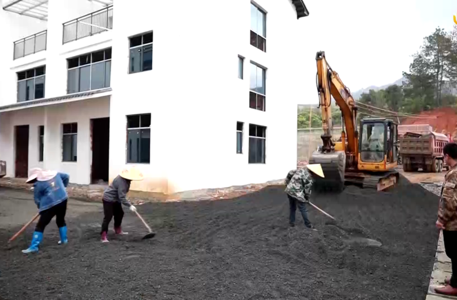 习近平总书记在湖南考察时的重要讲话引发热烈反响：续写好新时代“半条被子”的故事（一）