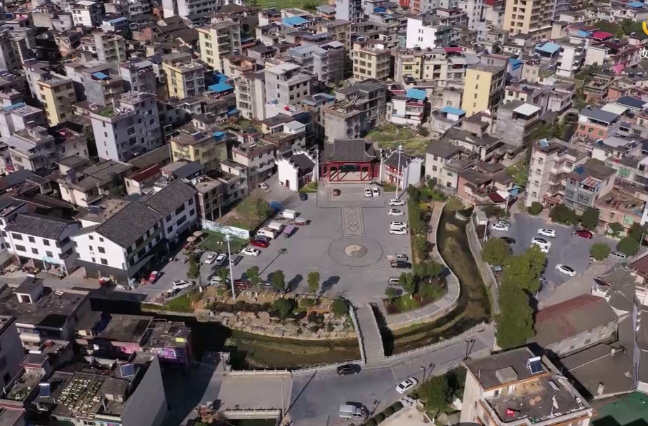 湖南大学教授来汝考察古村落、古建筑保护情况