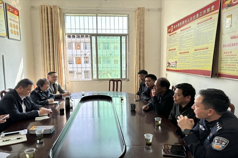 法律顾问进乡村  服务群众“零距离”
