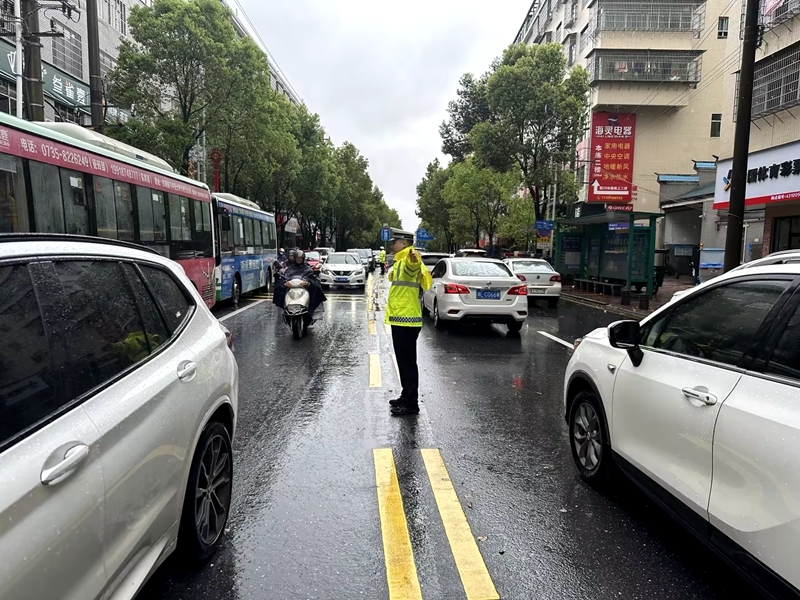 汝城：全力以赴抓好交通安全