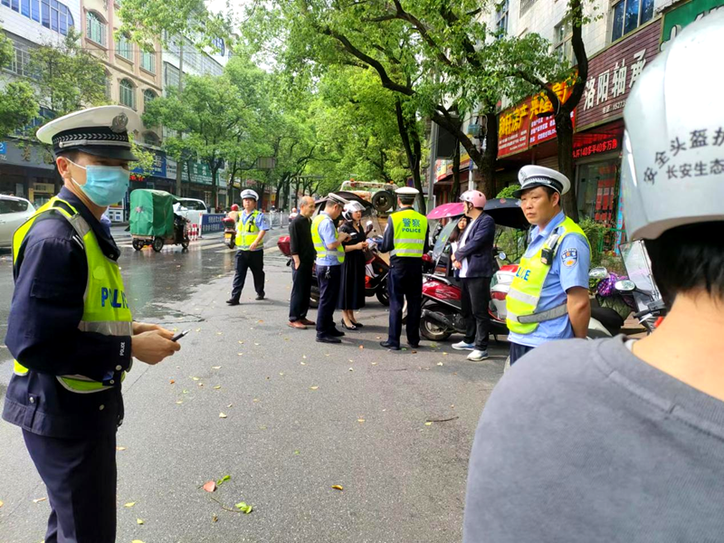卢阳镇：联合整治齐发力 交通秩序再提升