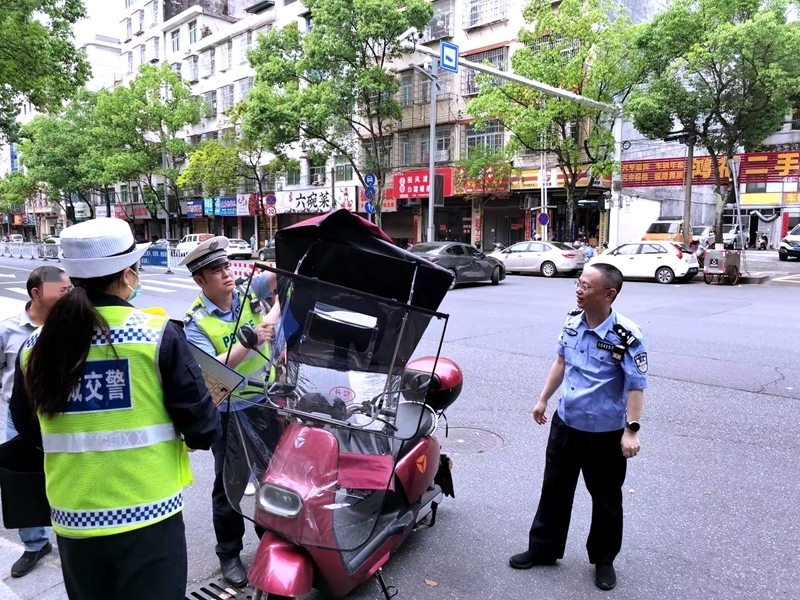 汝城：持续推进“戴帽工程”守护群众出行安全
