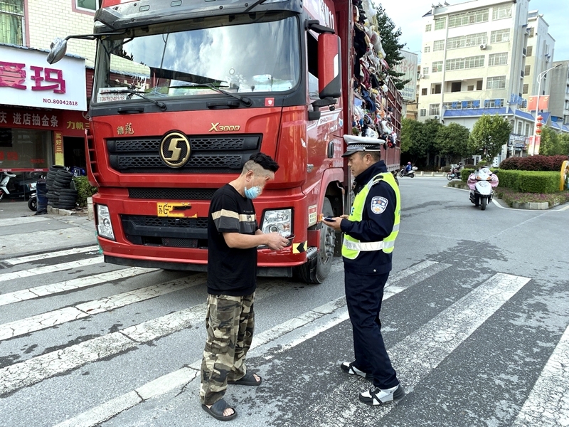 汝城：治理超限超载 助力营商环境