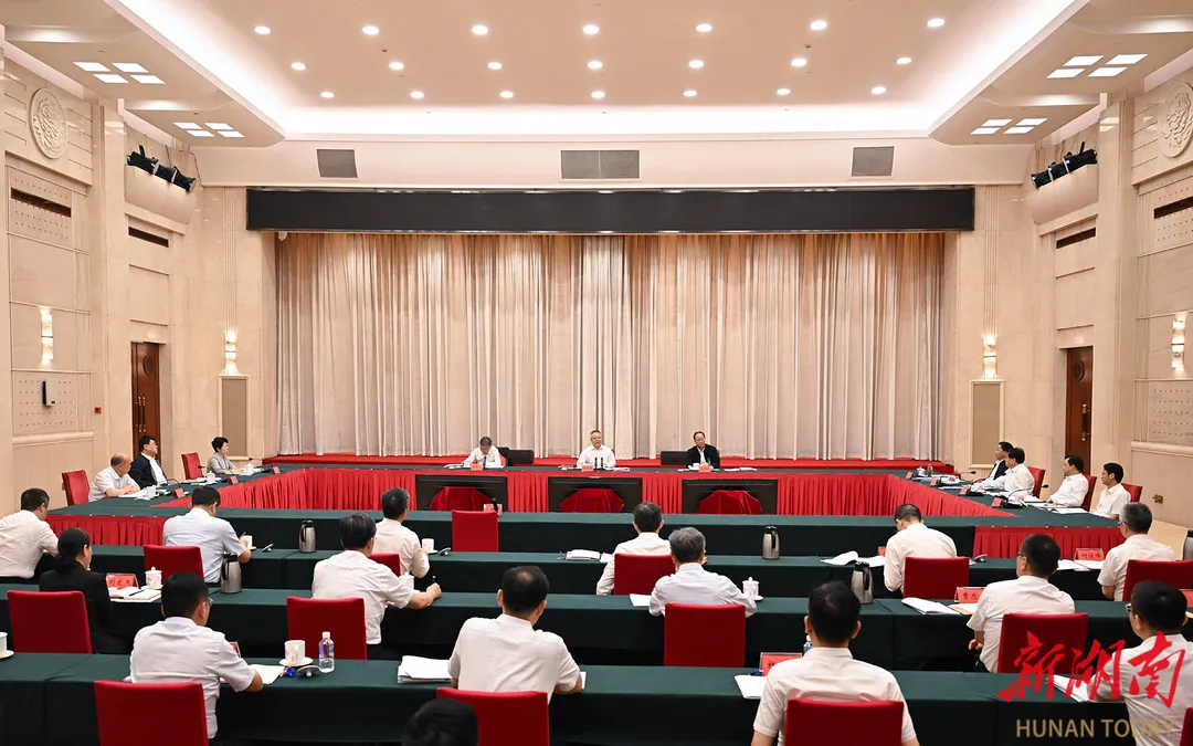 沈晓明：全面落实河湖长制 以高度政治责任感“守护好一江碧水”