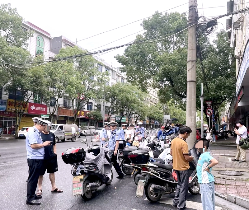汝城：整治乱停乱放方便市民出行
