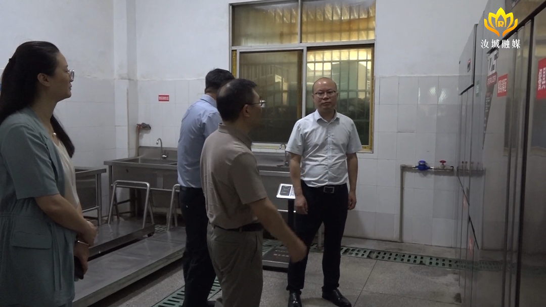 文建军督导农村义务教育学生营养改善计划落实情况