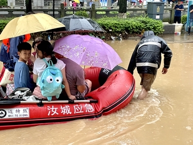 县城管局：坚守防汛一线，全力以赴应对台风