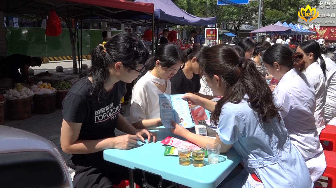 县妇幼保健院开展世界母乳喂养周主题宣传活动