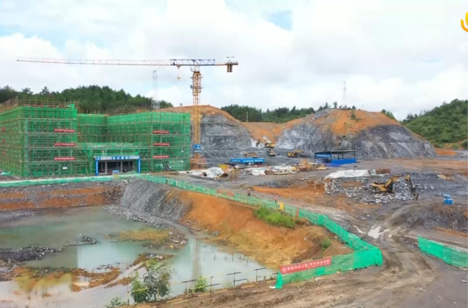 【做强“三大引擎” 加速汝城发展】聚焦重点项目 打响百日攻坚| 一中整体搬迁项目“特立教学楼”主体封顶