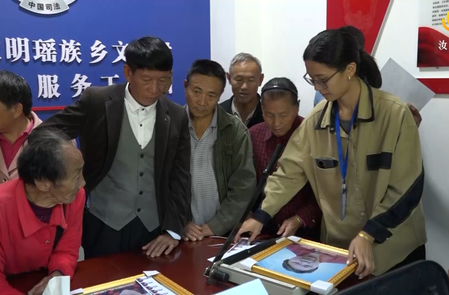 重阳公益摄影为老人们定格最美“夕阳红”